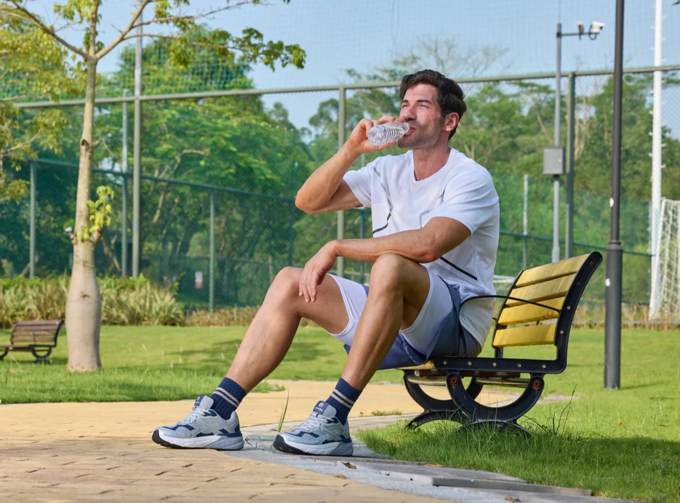 Men's Rebound Neo V6 - Image 2